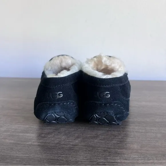 Ugg Ascot Black Slipper Kids Size 5 #B1146