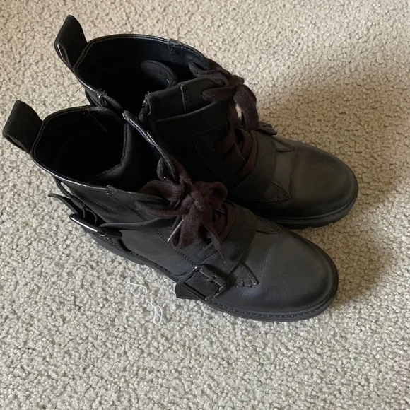 UGG Ashton Lace Up Combat Boots NWOB