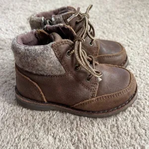 UGG Boots Toddler Size 7 Brown Orin Wool Chukka Lace Up Cabin Nature Comfort