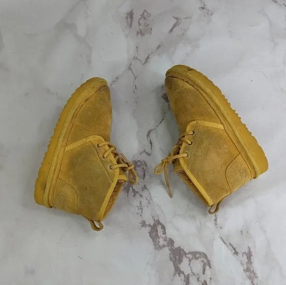 UGG Boots Youth Size 3 Yellow Neumel II Unisex Kid Chukka Lace Up  1017320K