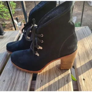 UGG Calynda Ankle Boot Black Suede Lace Up 12