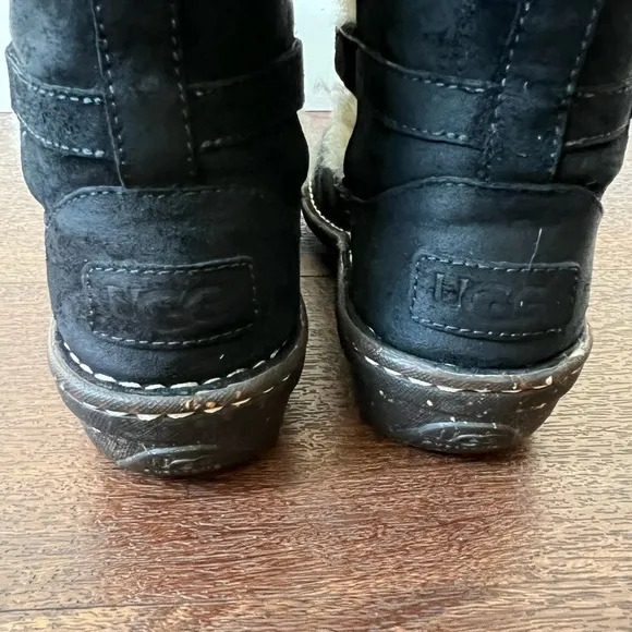 UGG Caspia Black Leather Lace Up Ankle Boots