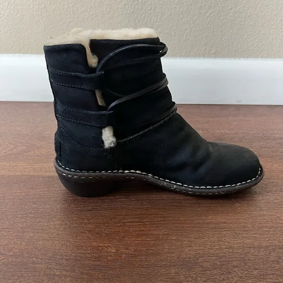 UGG Caspia Black Leather Lace Up Ankle Boots