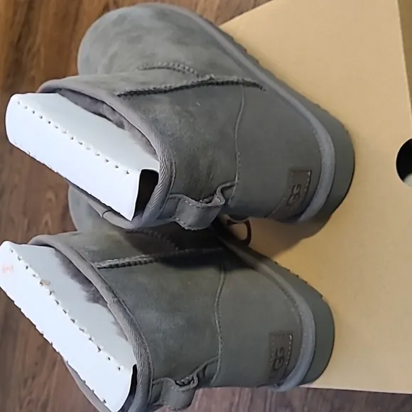 UGG Classic mini ii boot, gray, size 10, new in box