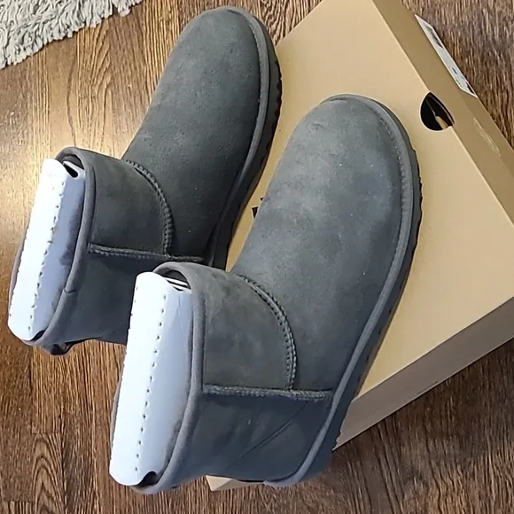 UGG Classic mini ii boot, gray, size 10, new in box