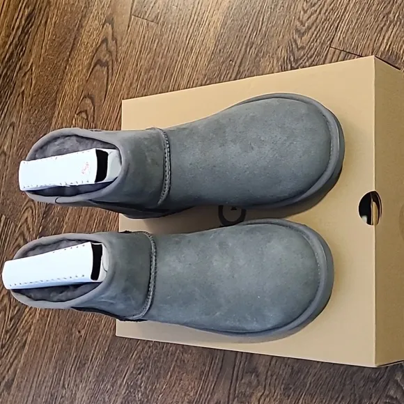 UGG Classic mini ii boot, gray, size 10, new in box
