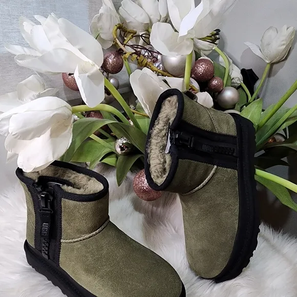 Ugg Classic Mini Zipper Tape Logo Women Boots  new