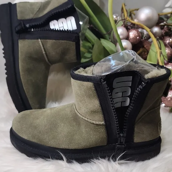 Ugg Classic Mini Zipper Tape Logo Women Boots  new