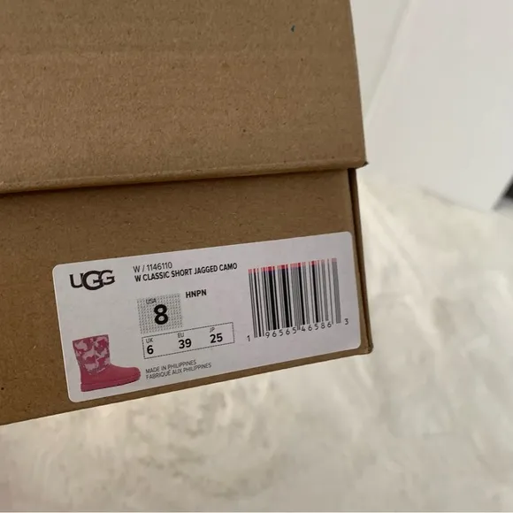 UGG CLASSIC SHORT JAGGED CAMO BOOT