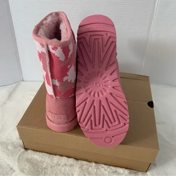 UGG CLASSIC SHORT JAGGED CAMO BOOT