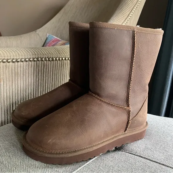 UGG Classic Short Leather