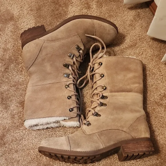 UGG Gradin Chestnut Lace-up Boots