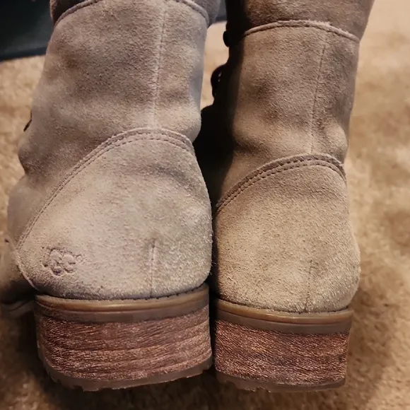UGG Gradin Chestnut Lace-up Boots