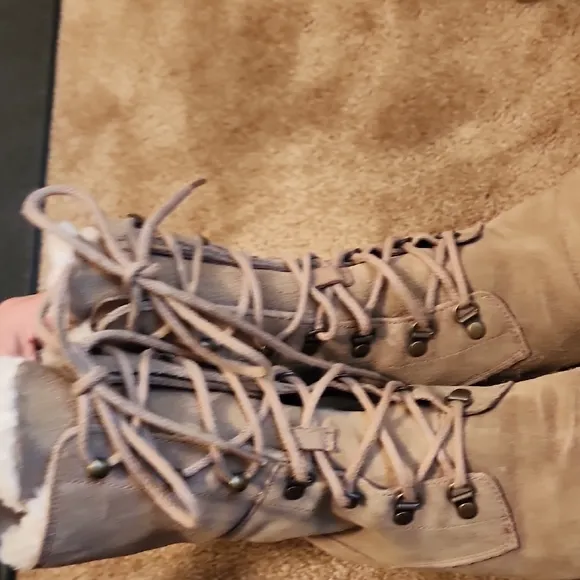 UGG Gradin Chestnut Lace-up Boots