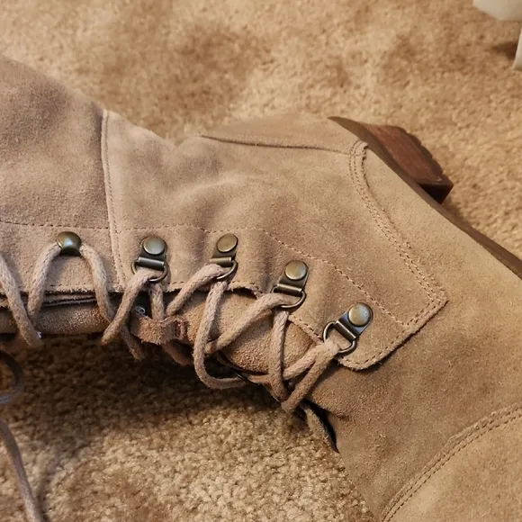 UGG Gradin Chestnut Lace-up Boots