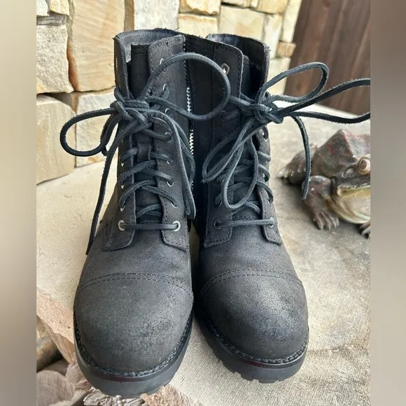 UGG Kilmer II black suede leather lace up boot w/ shearling lining Sz-7. F