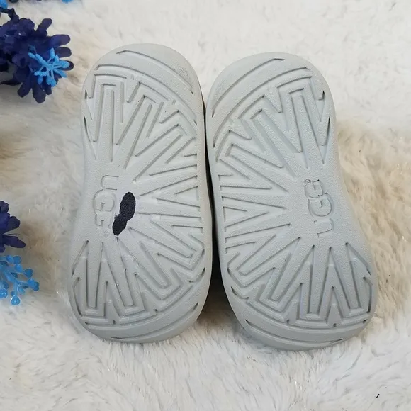 UGG Kristjan Chukka Boots