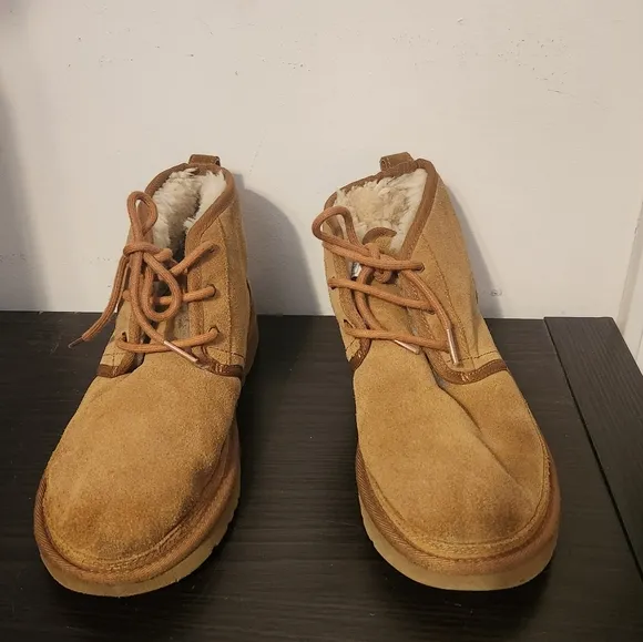 UGG Neumel Chestnut Tan Brown Suede  Lace Up Ankle Boots 6