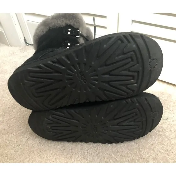 Ugg sophy size 4 black boots