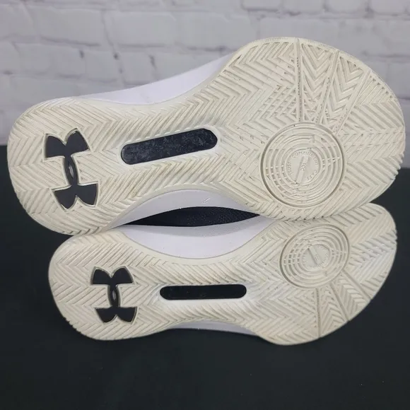 Under Armour  Curry 3Zero. Kids 13