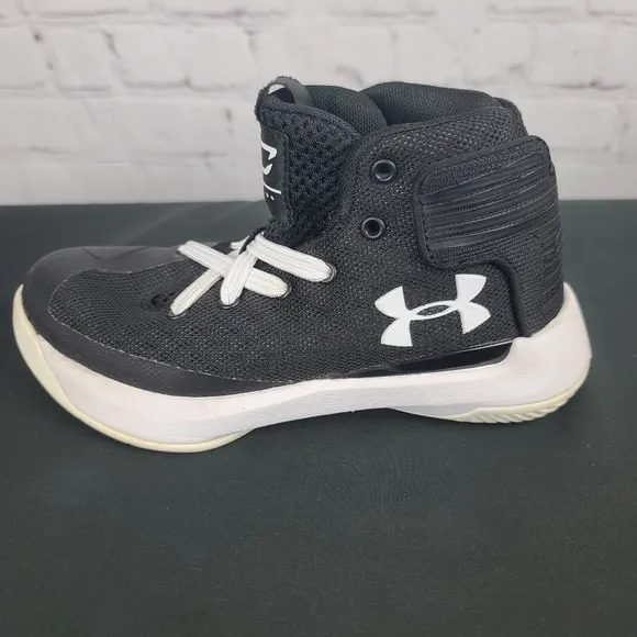 Under Armour  Curry 3Zero. Kids 13