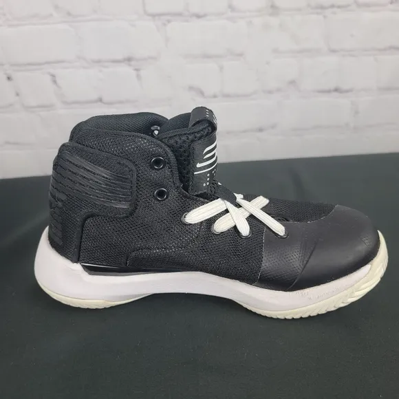 Under Armour  Curry 3Zero. Kids 13