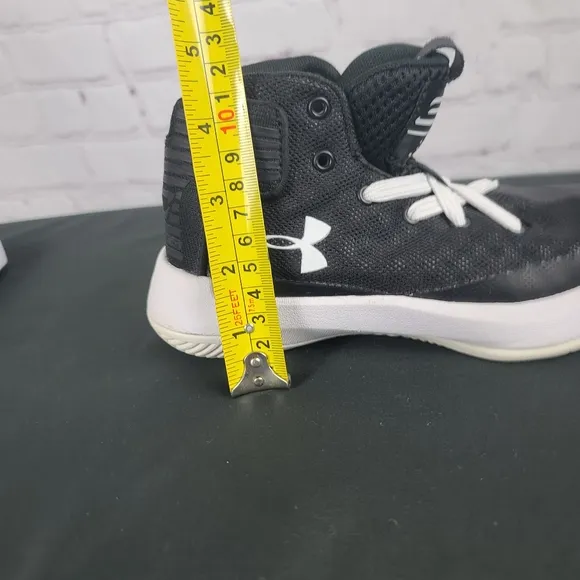 Under Armour  Curry 3Zero. Kids 13
