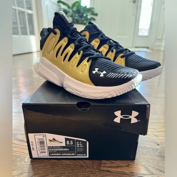 Under Armour Women's Flow Breakthru 4 Basketball Shoes, NWT
