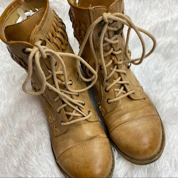 UO Vintage Woven Crochet Cut Out Brown Tan Lace Up Combat Boots