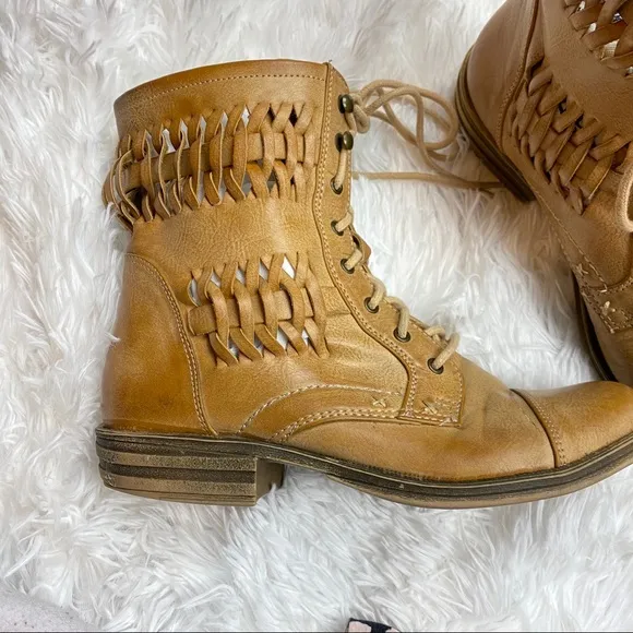 UO Vintage Woven Crochet Cut Out Brown Tan Lace Up Combat Boots