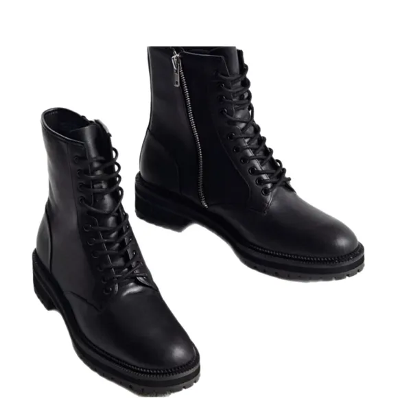 URBAN OUTFITTERS UTILITY BOOTS MENS SIZE 8