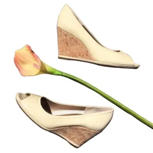 𝅺VANELI Phoebe patent peep toe cork wedge heels size 8