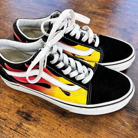 VANS OLD SKOOL FLAME SNEAKERS