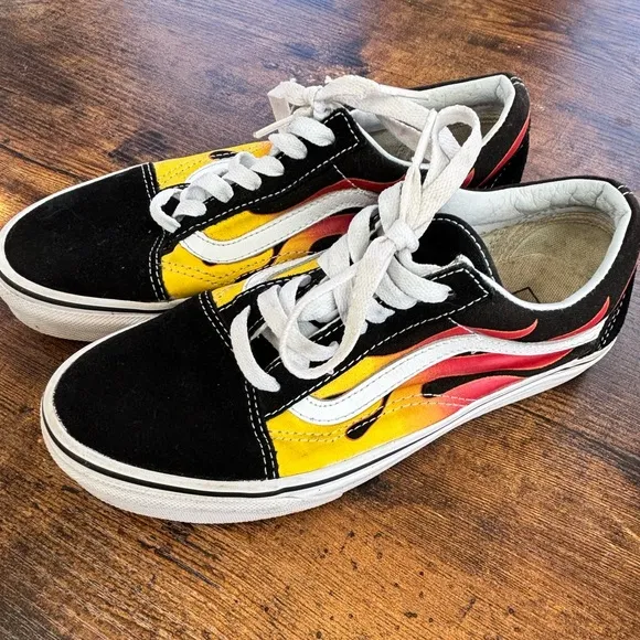 VANS OLD SKOOL FLAME SNEAKERS