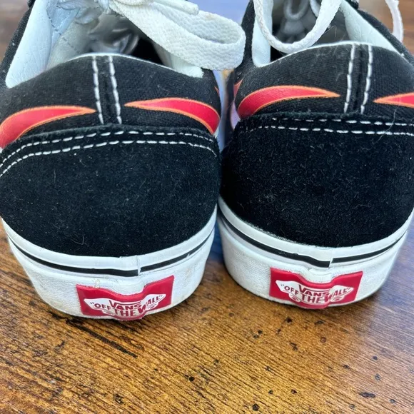 VANS OLD SKOOL FLAME SNEAKERS