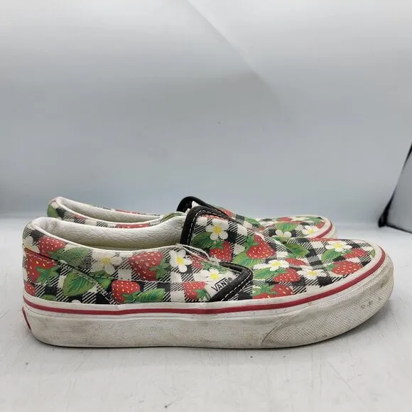 Vans Strawberry Gingham Girls 2.5 Classic Slip On Shoes Walking School Casual
