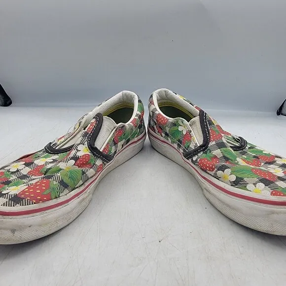 Vans Strawberry Gingham Girls 2.5 Classic Slip On Shoes Walking School Casual