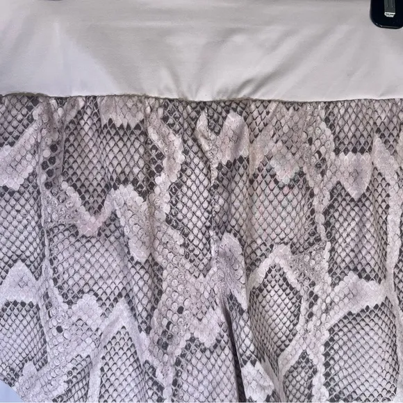 Varley Derby High Waist Snakeskin Print Shorts Alabaster Gray Python Size L