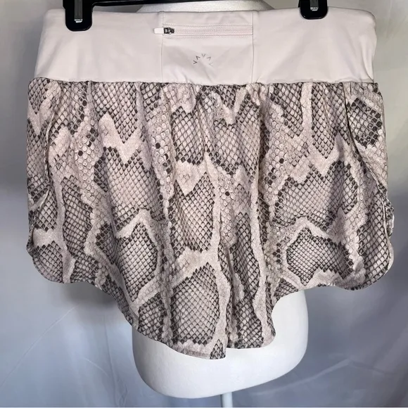 Varley Derby High Waist Snakeskin Print Shorts Alabaster Gray Python Size L