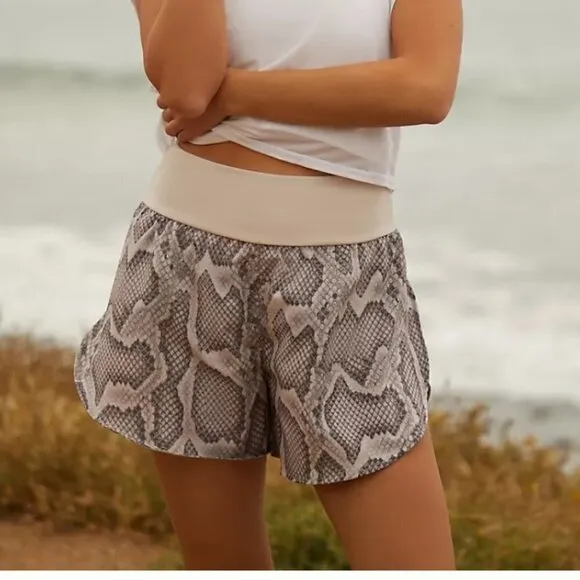 Varley Derby Shorts Alabaster Python XS NWT P264
