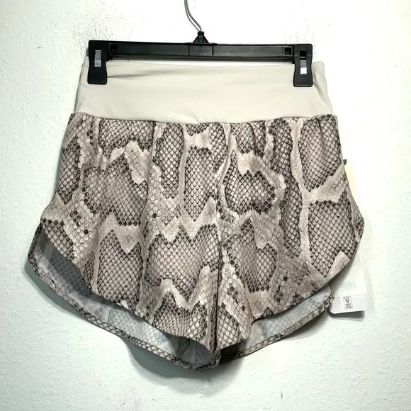 Varley Derby Shorts Alabaster Python XS NWT P264