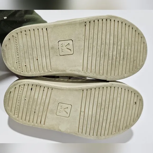 Veja Kid Sneaker Esplar metallic gold tone Toddler US Size 9.5 girl boy