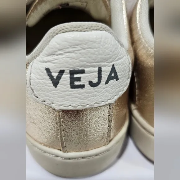 Veja Kid Sneaker Esplar metallic gold tone Toddler US Size 9.5 girl boy
