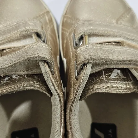 Veja Kid Sneaker Esplar metallic gold tone Toddler US Size 9.5 girl boy