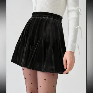 Velvet black A-line flowy shift mini skirt