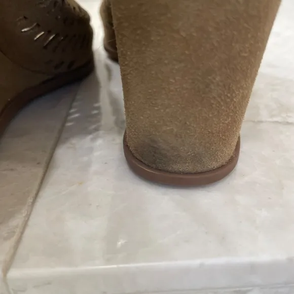VIA SPIGA {10} Tan Wedge Shoes Peep Toe Laser Cut-out Design