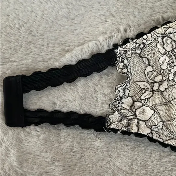 Victoria's Secret Very Sexy Black and Cream Lace Mesh Strapy Bra Rare