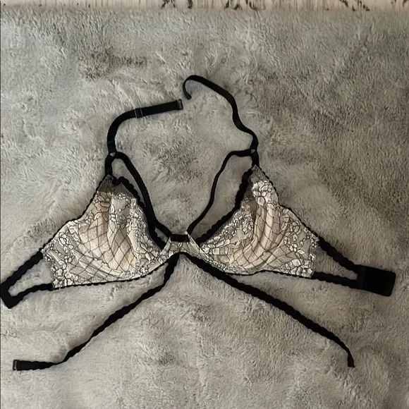 Victoria's Secret Very Sexy Black and Cream Lace Mesh Strapy Bra Rare