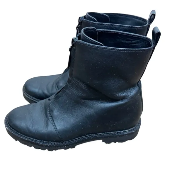 VINCE Cabria Water Resistant Front Zip Boot Size 6.5 US