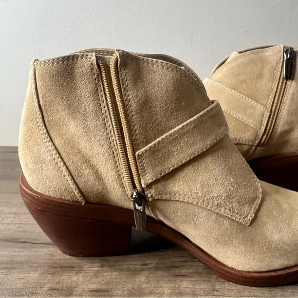 Vince Camuto Ashena Beige Women's Bootie Size 10 SKU#24955